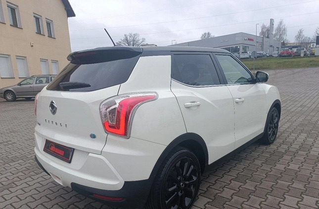 SsangYong Tivoli cena 42900 przebieg: 114000, rok produkcji 2016 z Góra małe 529